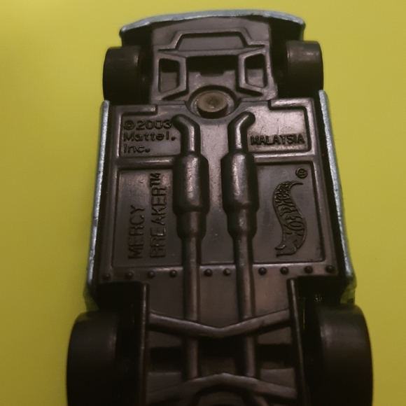 Hot wheels Mercy Breaker Diecast 1:64| 7/10 - Picture 8 of 8